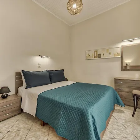 Nitsa's Corner Apartment