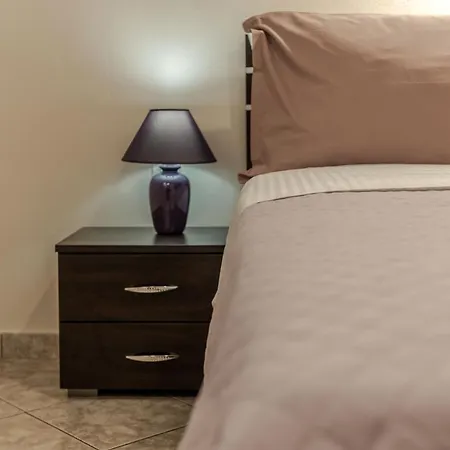 Nitsa's Corner Apartment