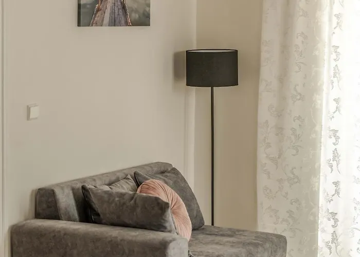 Nitsa's Corner Apartment *